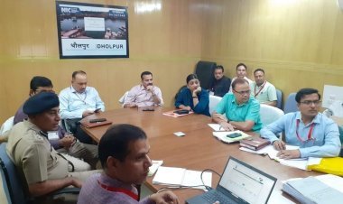 धौलपुर : मतदान दलों का द्वितीय रेंडमाइजेशन संपन्न 