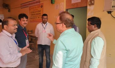 धौलपुर : जिला निर्वाचन अधिकारी ने किया स्ट्रॉन्ग रूम का निरीक्षण,दिए आवश्यक निर्देश  