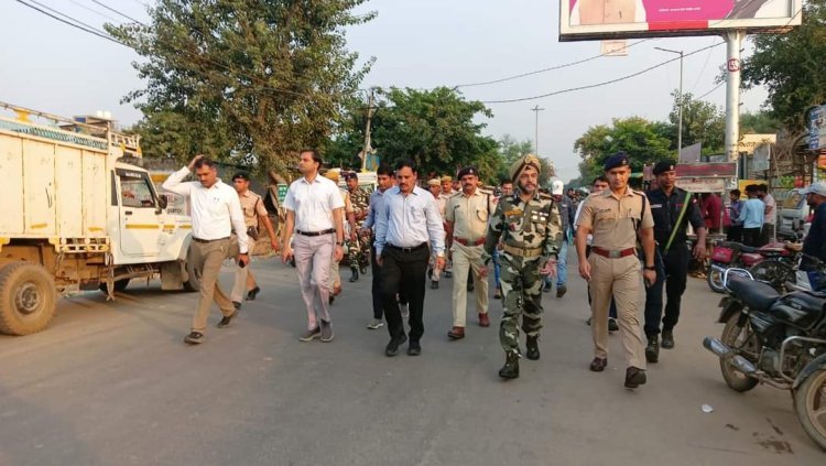 भरतपुर : DC, IG के नेतृत्व में वैर विधानसभा क्षेत्र में फ्लैग मार्च