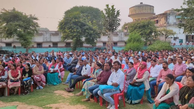 धौलपुर : पीठासीन अधिकारियों एवं प्रथम मतदान अधिकारियों के प्रशिक्षण शिविर का किया निरीक्षण  