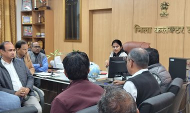 विकसित भारत संकल्प यात्रा की प्रगति के सम्बंध में समीक्षा बैठक आयोजित  