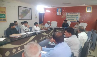 धौलपुर : व्यय पर्यवेक्षक तरुण कुमार ने ली निर्वाचन व्यय अनुवीक्षण पर बैठक  