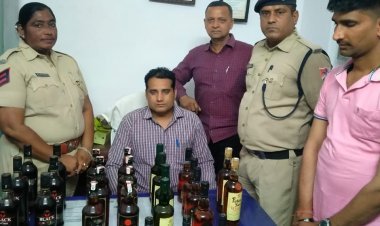 जोधपुर आरपीएफ टीम ने रेलवे स्टेशन जोधपुर पर व ट्रेन में अवैध रूप से परिवहन करते पकड़े शराब के बैग  