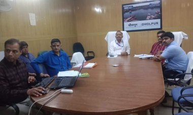 धौलपुर : मतदान दलों का द्वितीय रेंडमाइजेशन संपन्न  