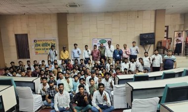 धौलपुर : मतदान प्रक्रिया से जुड़े प्रत्येक कार्मिक की सजगता अहम - श्रीनिधि बीटी  