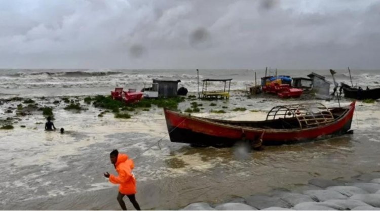 भीषण तबाही मचाने आ रहा चक्रवाती तूफान 'रेमल', बांग्लादेश और बंगाल के तटों से देर रात टकराएगा  