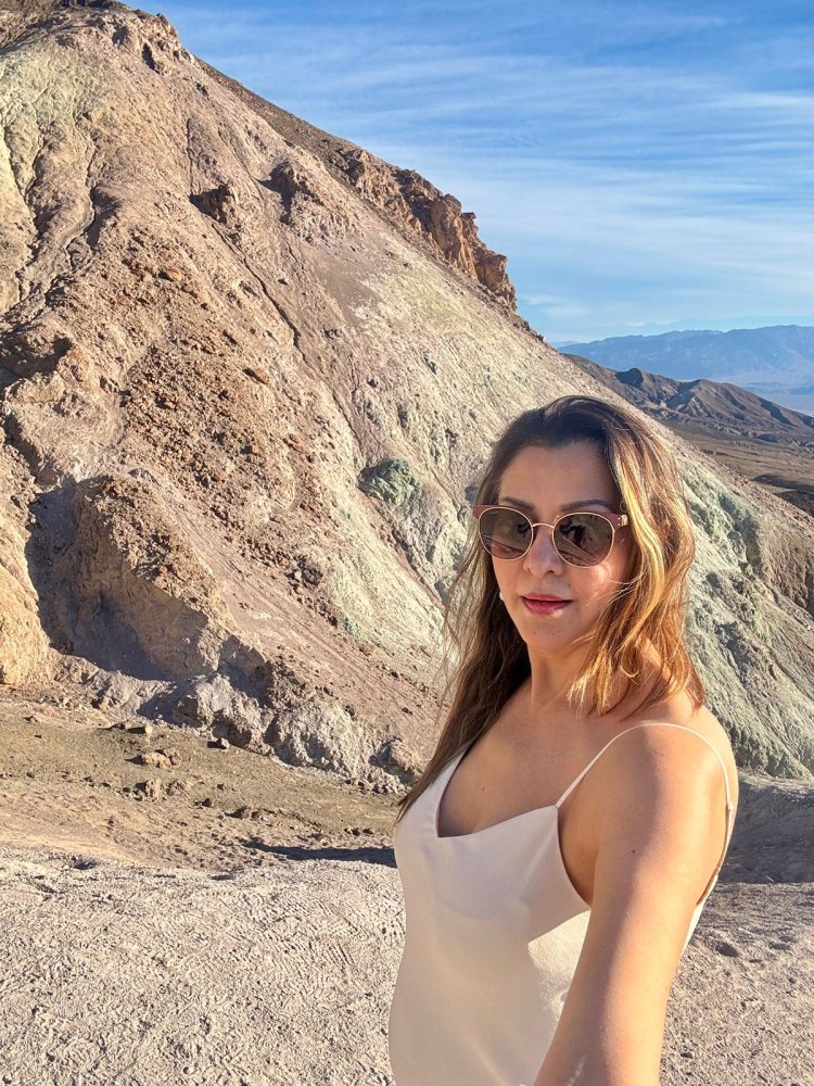 Trending: Aditi Govitrikar satiates her quench for wanderlust, and enjoys a sensational vacation at the Death Valley in California!