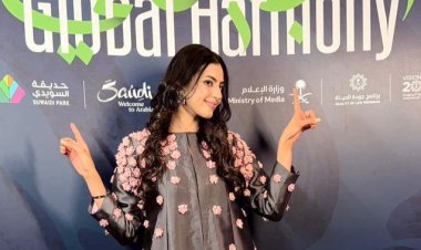 सना रईस खान ने न्यूजीलैंड में लिया बहुप्रतीक्षित ब्रेक – एक साल की बड़ी जीतों के बाद