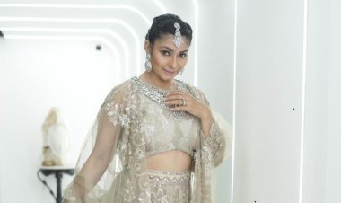 दिसंबर की ठंड में तनिशा एस मुखर्जी के ग्लैमर की गर्माहट