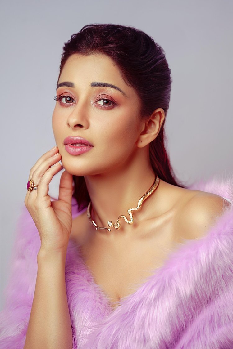 ‘वन टू चा चा चा’ में न्यर्रा एम बनर्जी का देसी तड़का, पैन-इंडिया हँसी का फुल डोज़