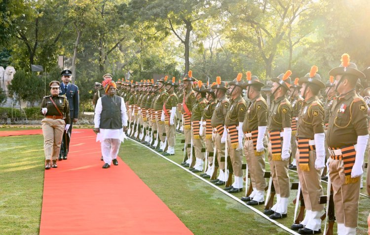 राज्यपाल ने 77वें गणतंत्र दिवस पर लोकभवन में राष्ट्रीय ध्वज फहराया 